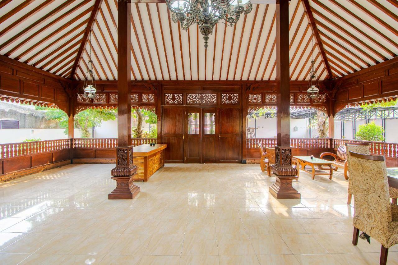 Oyo 1473 Omah Tentrem Syariah Melati Exterior photo