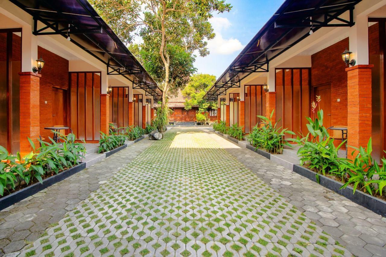 Oyo 1473 Omah Tentrem Syariah Melati Exterior photo